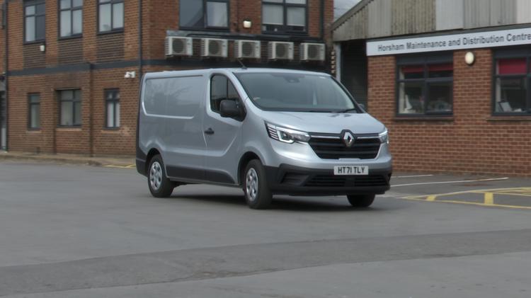 RENAULT TRAFIC SWB DIESEL SL30 Blue dCi 130 Extra [Safety] Van